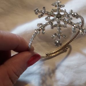 Vintage snow flake rhinestone bracelet
